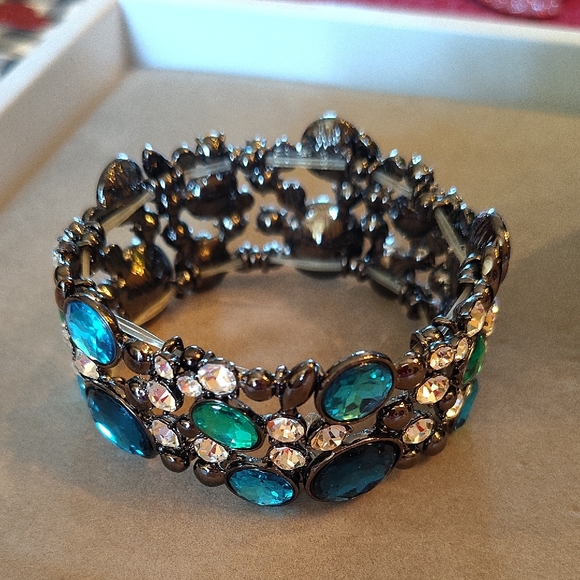 Lia Sophia Jewelry - Elegant Multi-Stone Bracelet